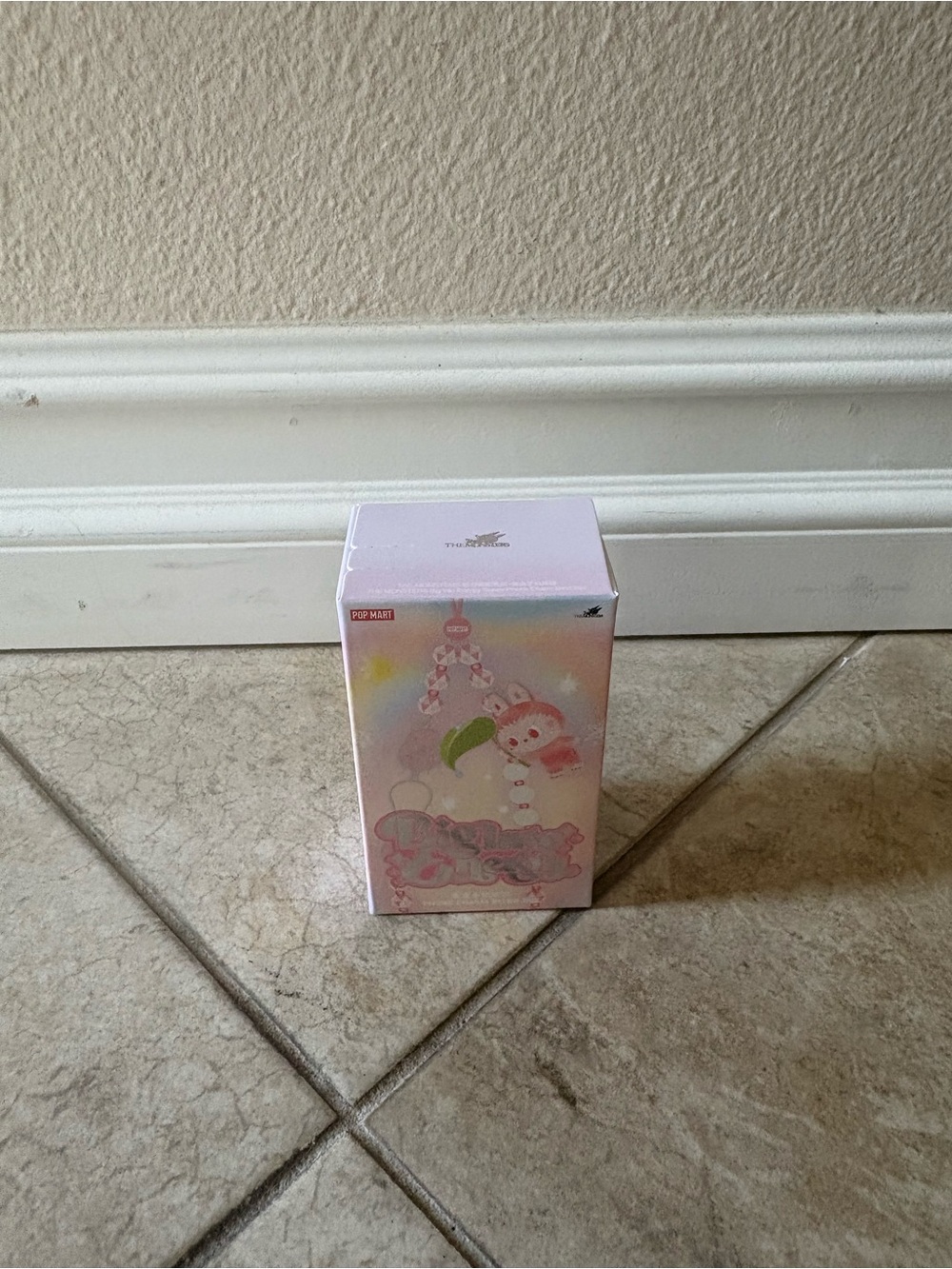 Damaged box The Monsters Big into Energy Series phone charm blind box.